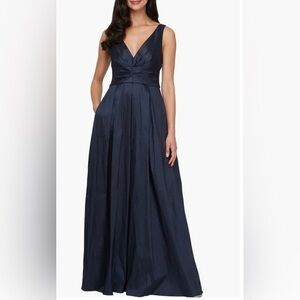 Alex Evening's Sleeveless Stretch Taffeta Gown Size 8 NWT